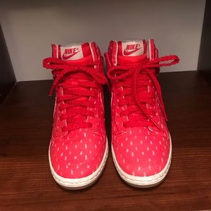 Nike Sky Hi Wedge Sneaker